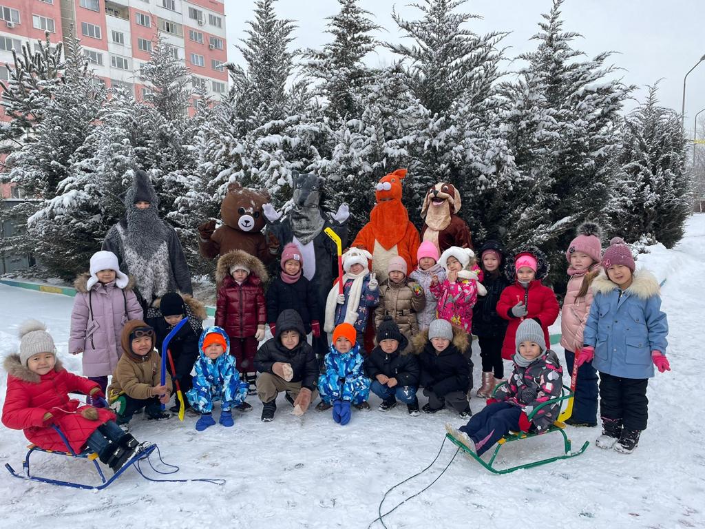 Қыс қызығы, Балалардың қыс мезгілі туралы түсінігін кеңейтіп, жыл мезгілдерінің ерекшелігін айтуға, көргендері мен аңғарғандарын дұрыс баяндауға, байланыстырып сөйлеуге үйрету. Қыс мезгіліндегі табиғат ерекшеліктерін ажырата білуге үйрету.