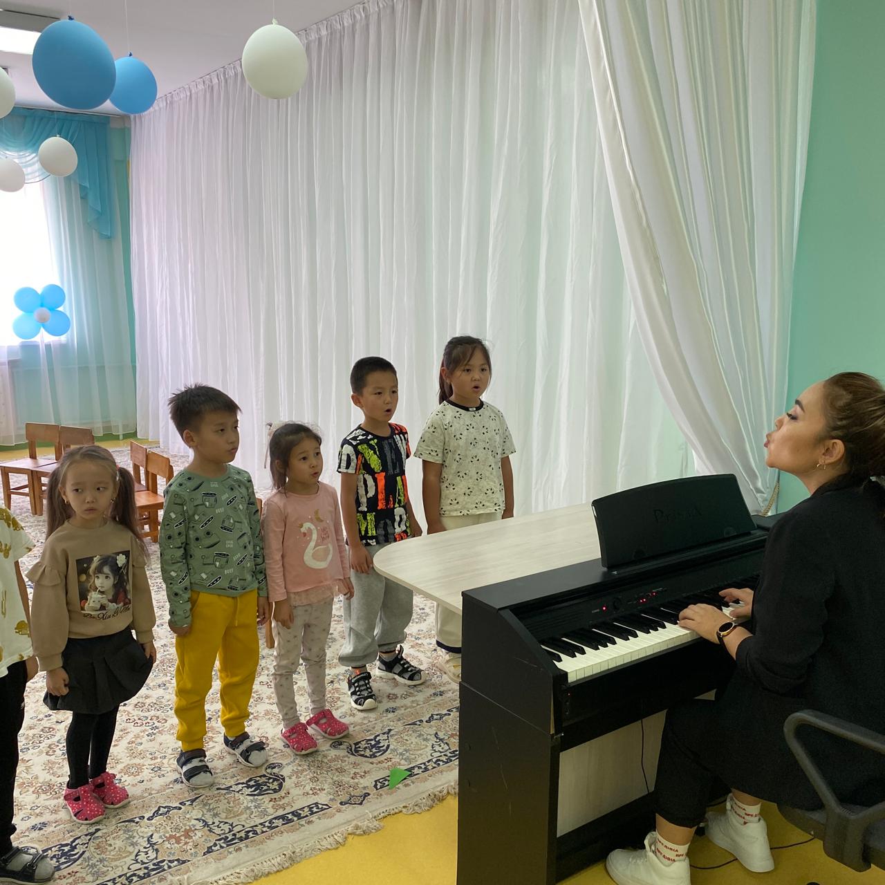 Ән айту – музыкалық тәрбиенің негізгі құралы. Музыка жетекшісі: Садвакасова А